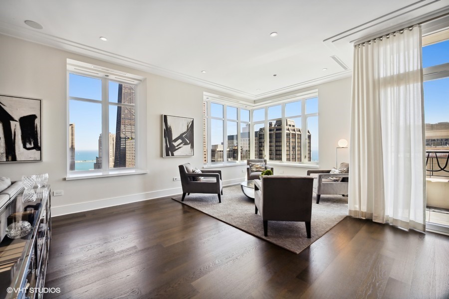 118 E Erie Street Unit: 32G