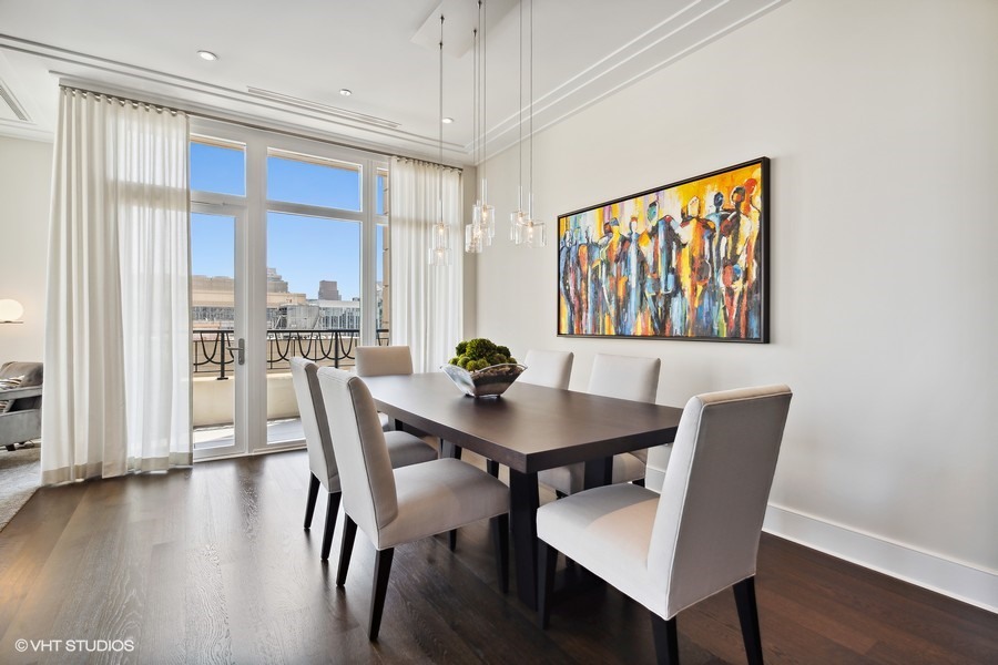 118 E Erie Street Unit: 32G