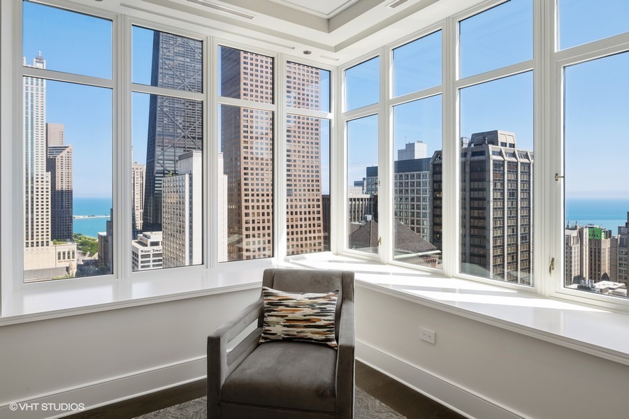 118 E Erie Street Unit: 32G