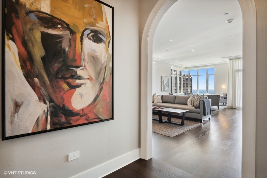 118 E Erie Street Unit: 32G