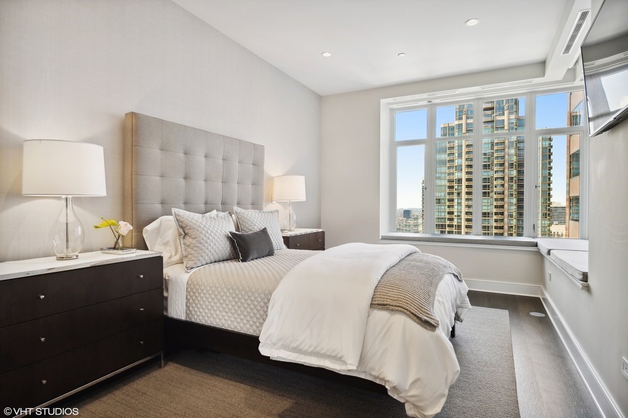 118 E Erie Street Unit: 32G