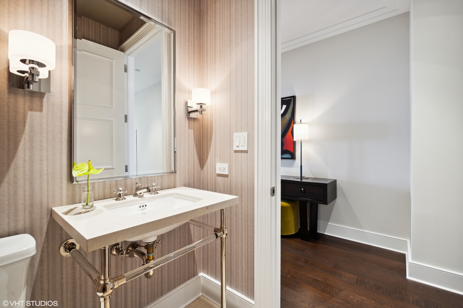 118 E Erie Street Unit: 32G