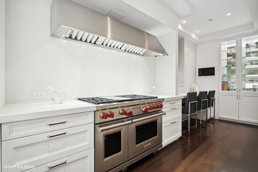 118 E Erie Street Unit: 32G