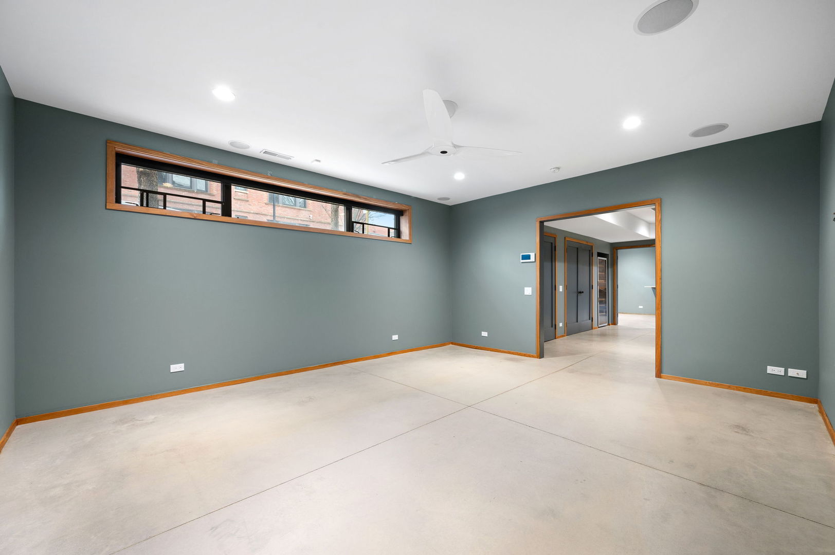 625 W ARMITAGE Avenue