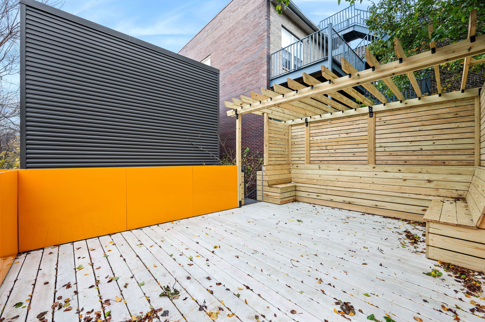 625 W ARMITAGE Avenue