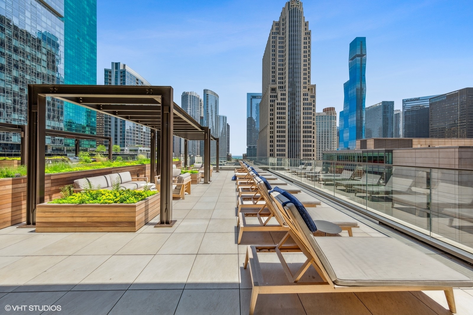 435 N Michigan Avenue Unit: 516