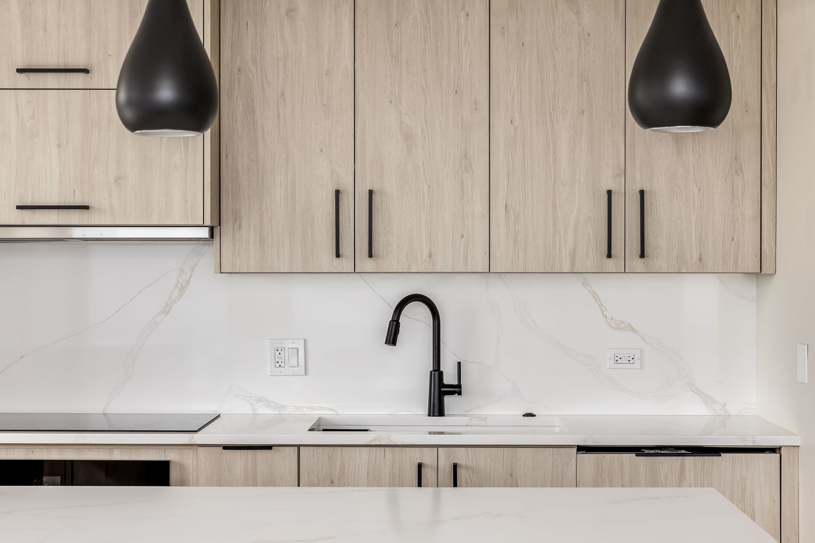 111 E Chestnut Street Unit: 39K