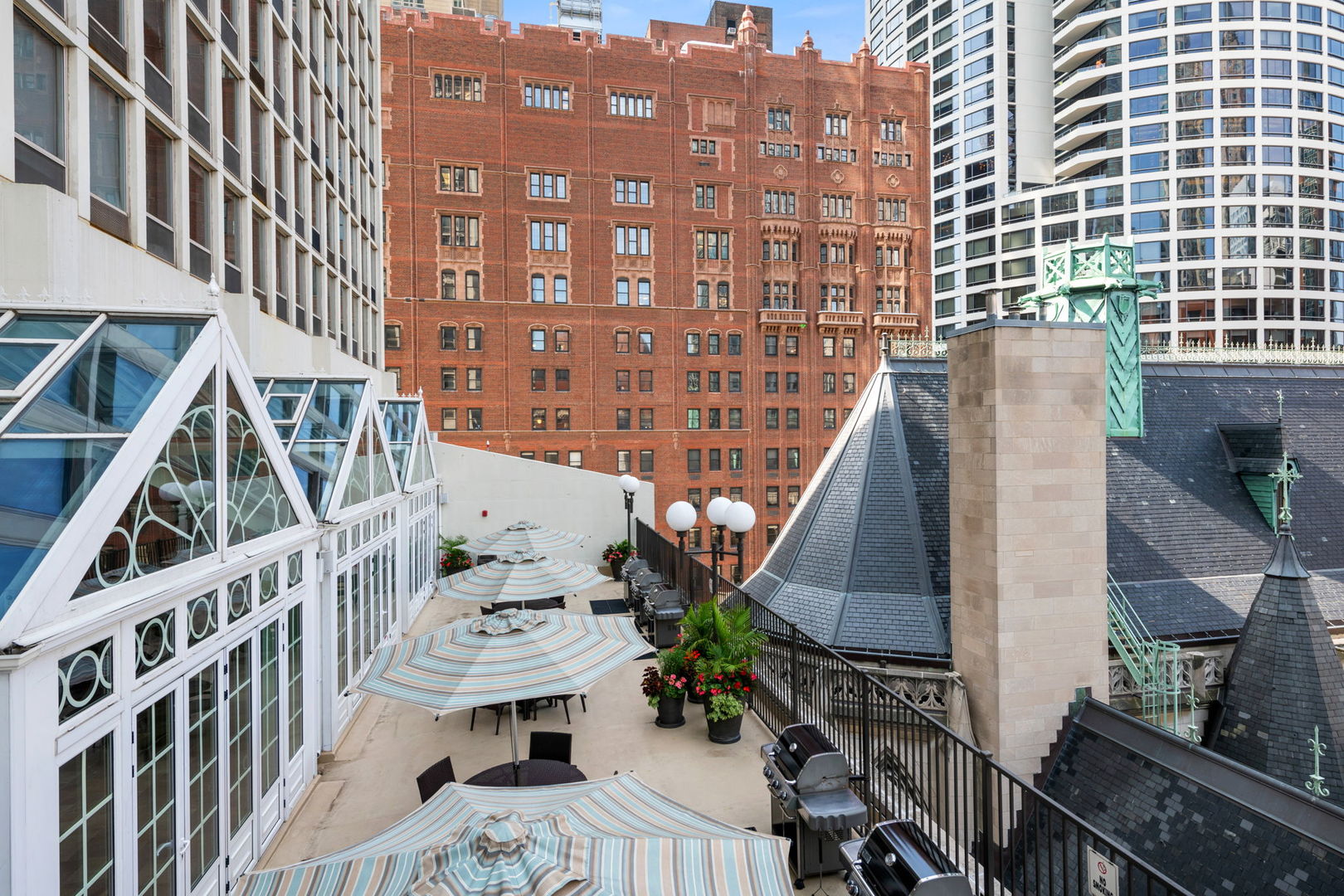 111 E Chestnut Street Unit: 39K