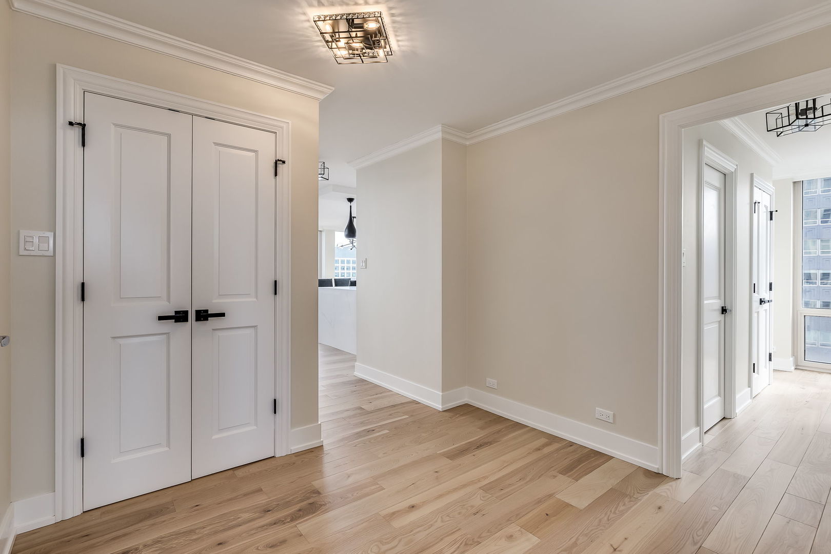 111 E Chestnut Street Unit: 39K