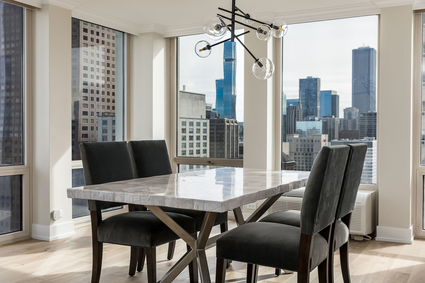 111 E Chestnut Street Unit: 39K