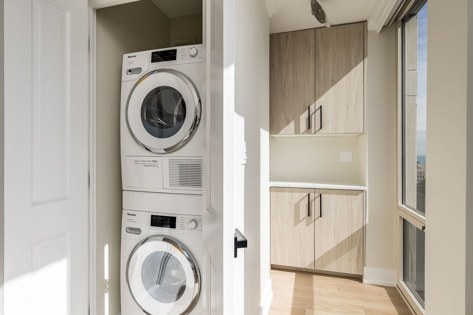 111 E Chestnut Street Unit: 39K