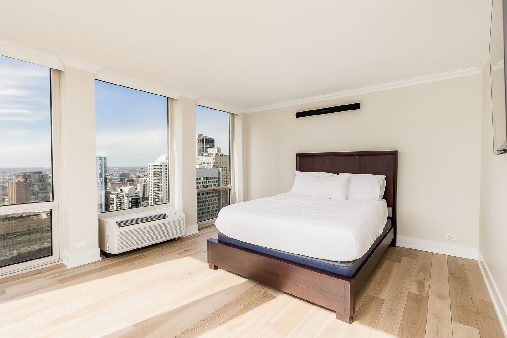 111 E Chestnut Street Unit: 39K