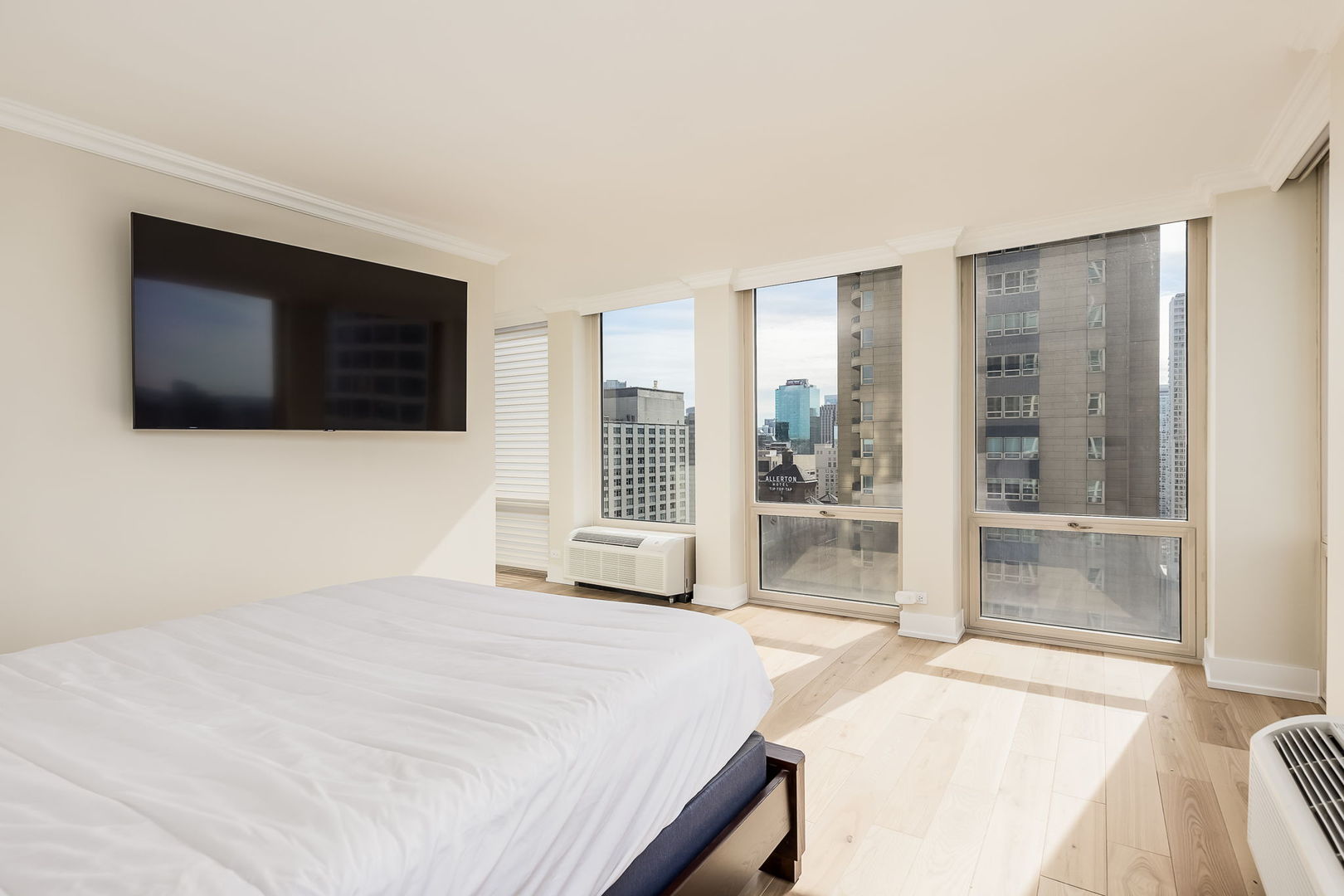 111 E Chestnut Street Unit: 39K