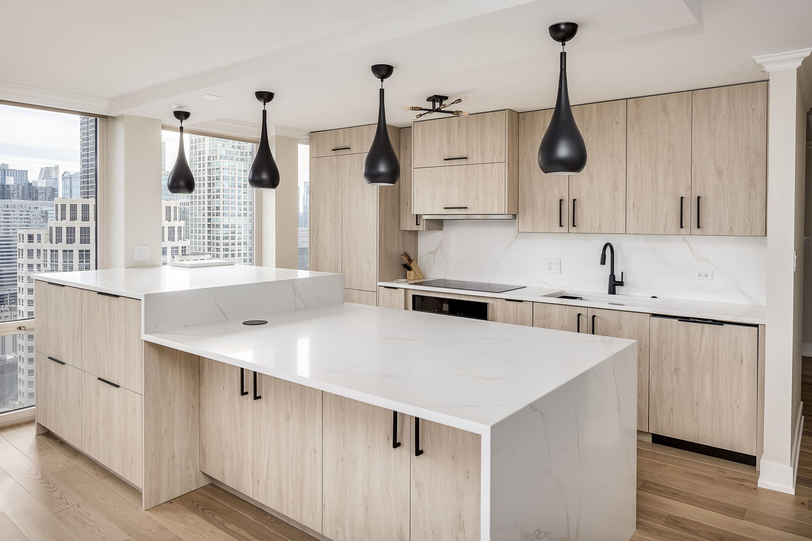 111 E Chestnut Street Unit: 39K