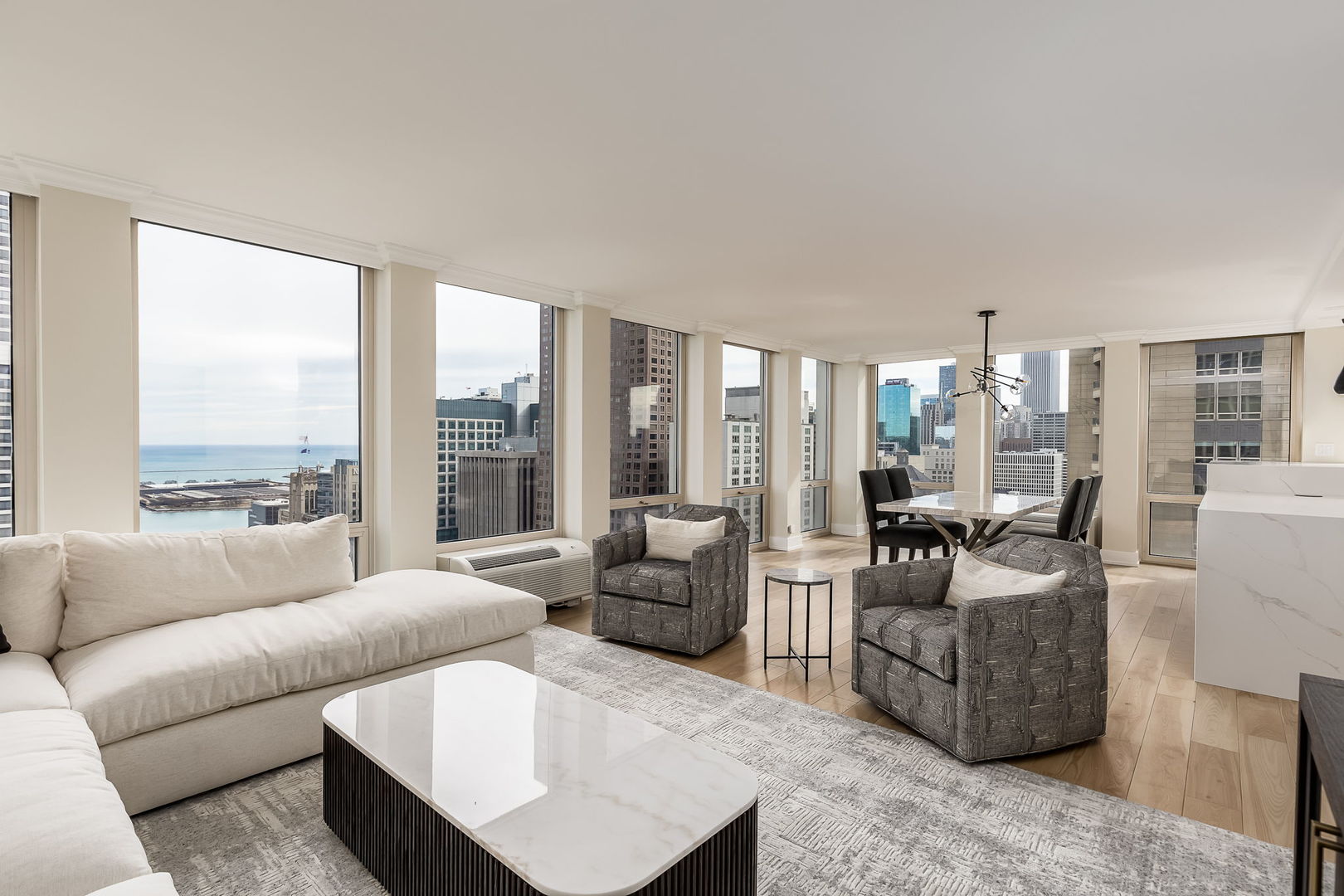 111 E Chestnut Street Unit: 39K