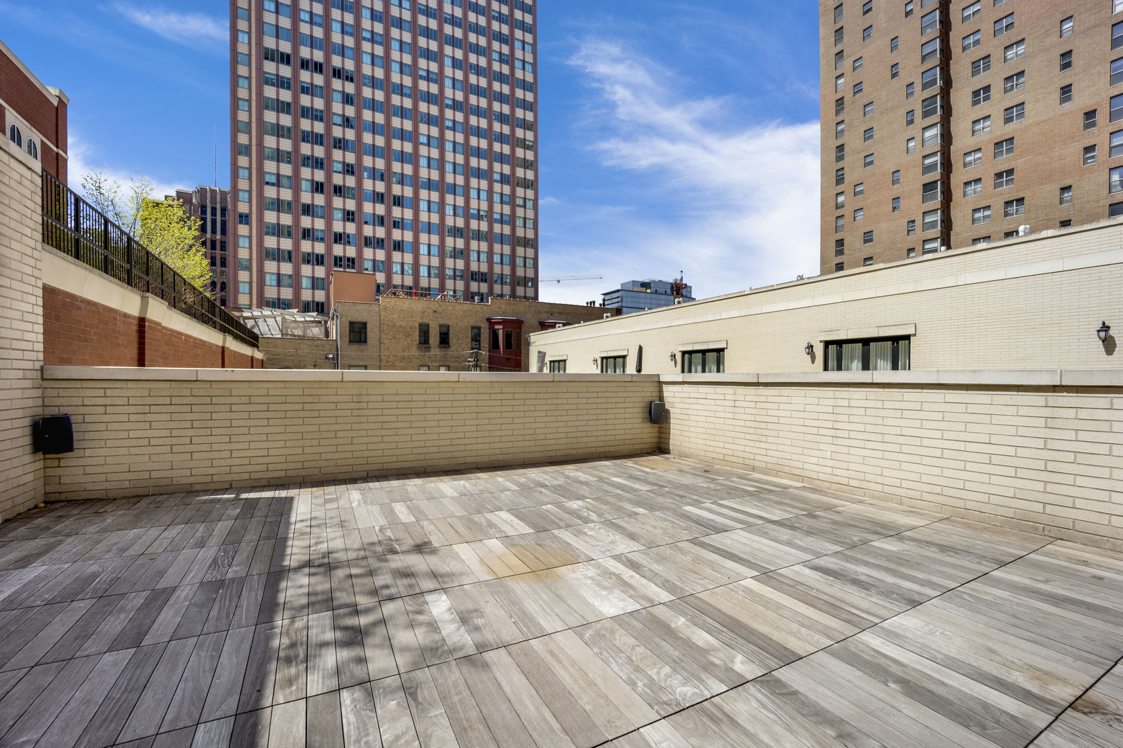 832 N Clark Street
