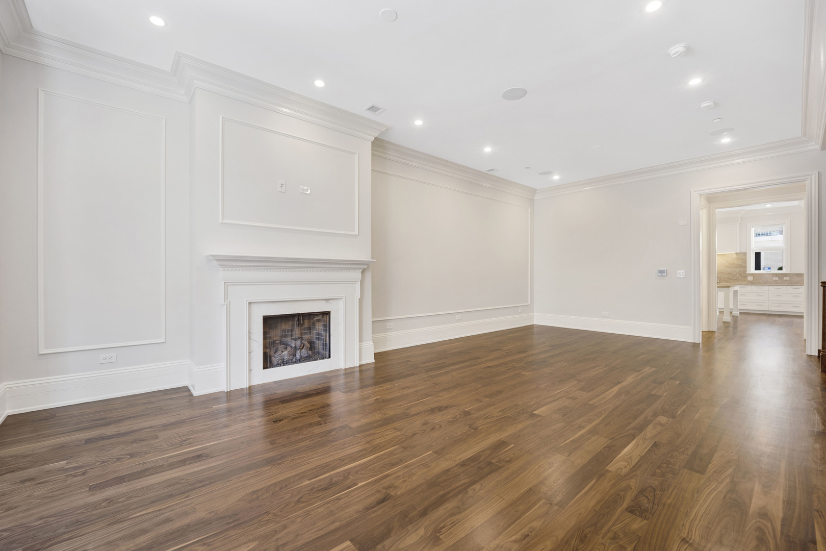832 N Clark Street