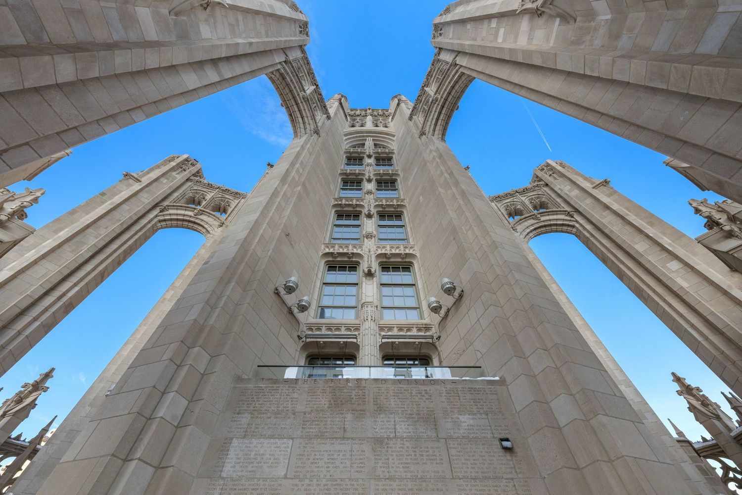 435 N Michigan Avenue Unit: 416