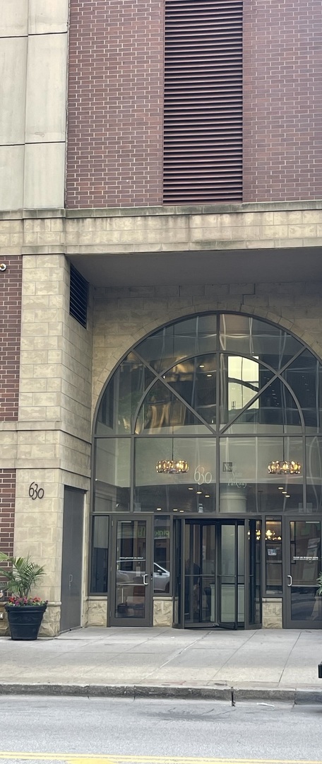 630 N State Street Unit: 1605
