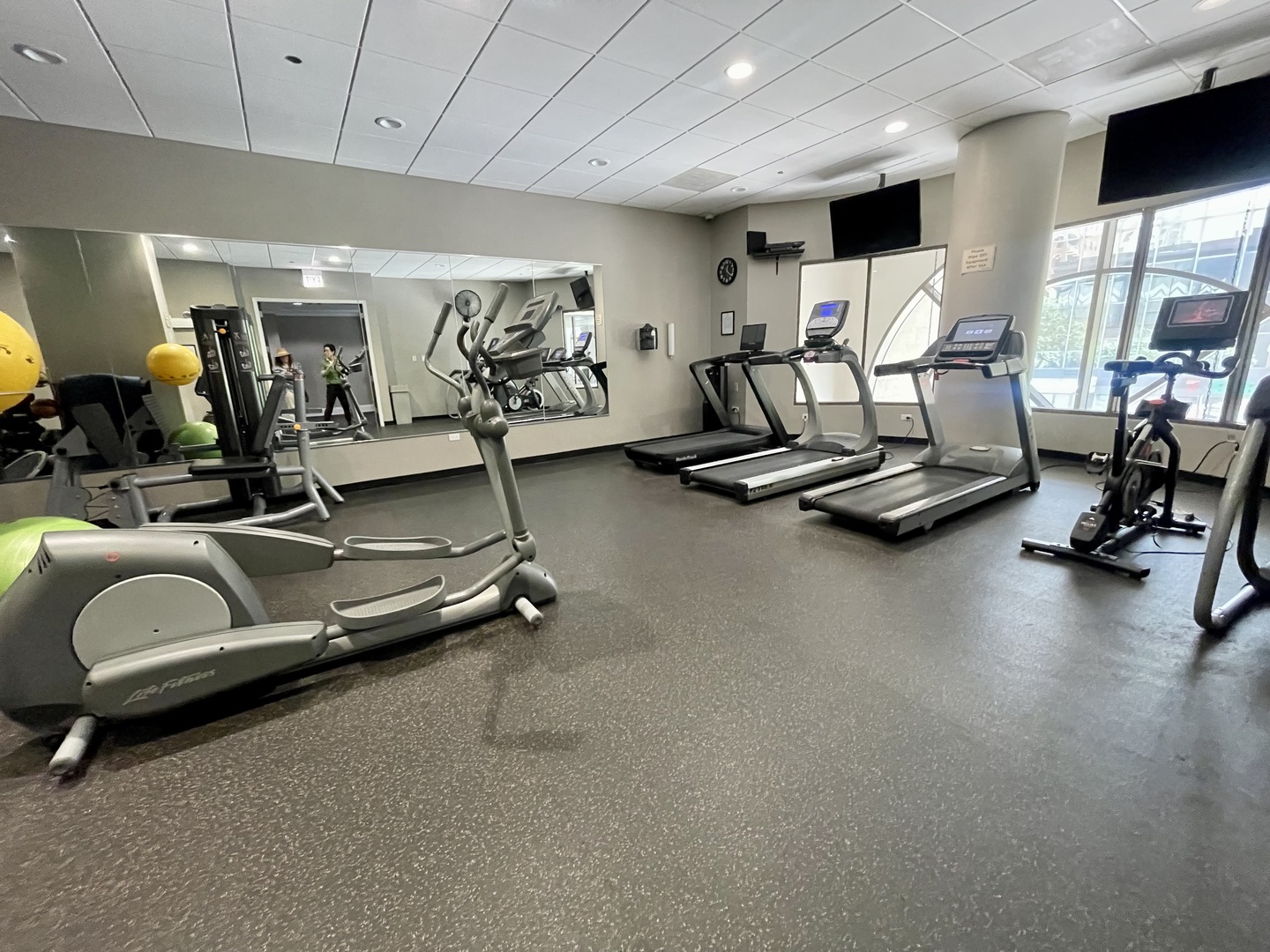 630 N State Street Unit: 1605