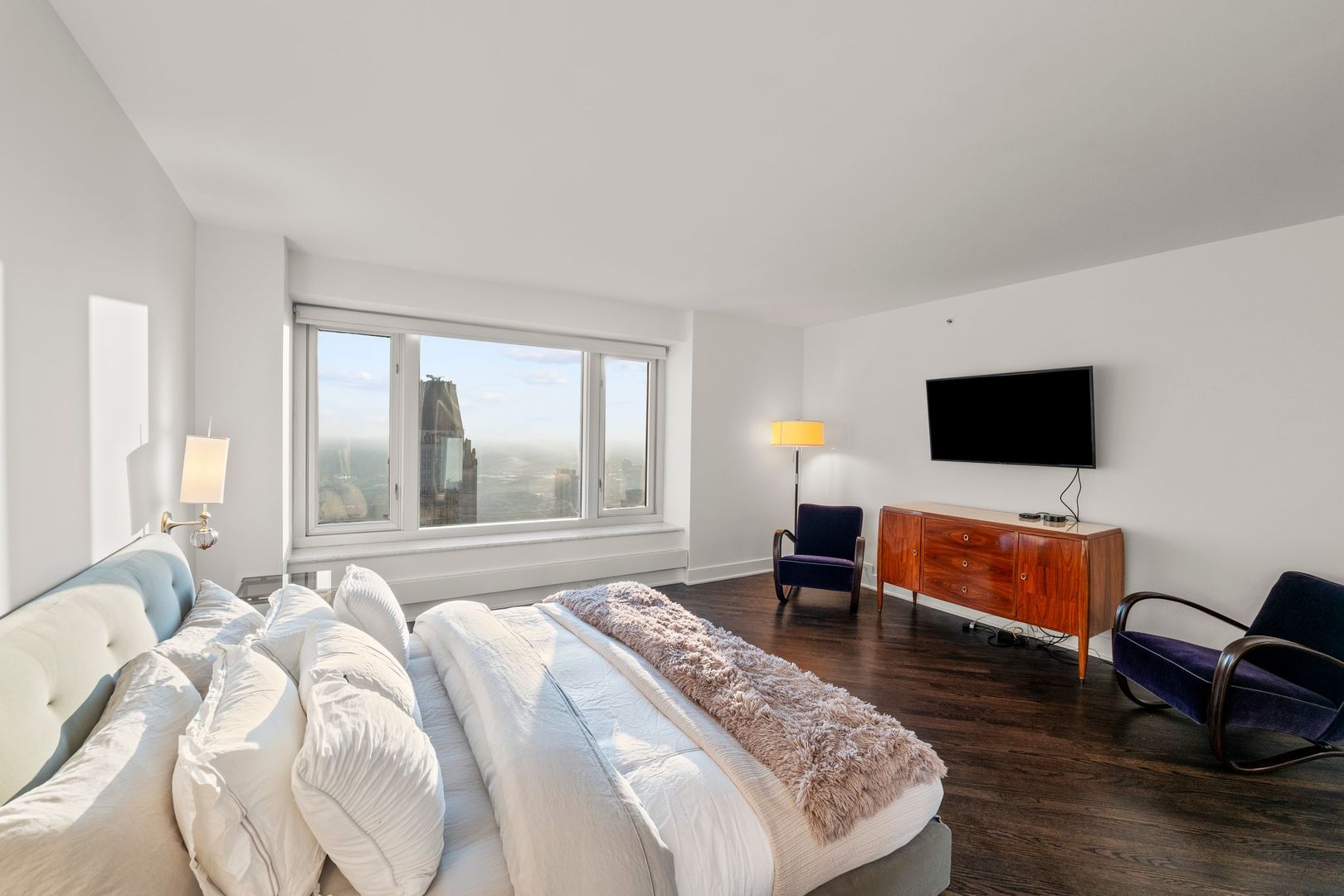 132 E DELAWARE Place Unit: 5303