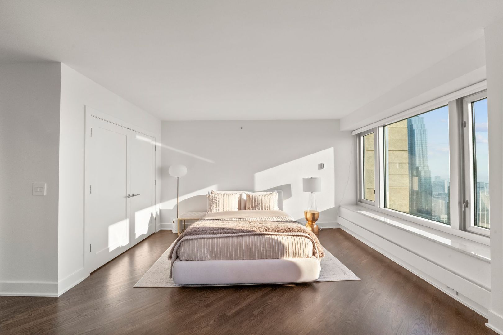 132 E DELAWARE Place Unit: 5303
