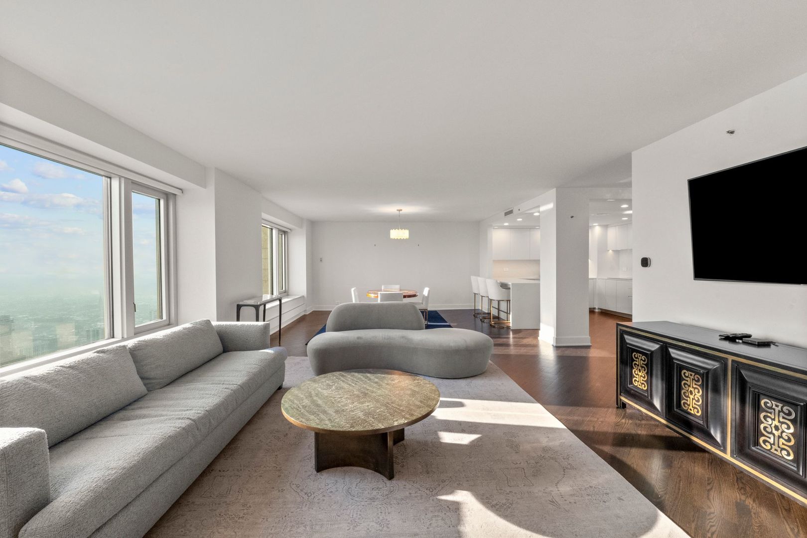 132 E DELAWARE Place Unit: 5303