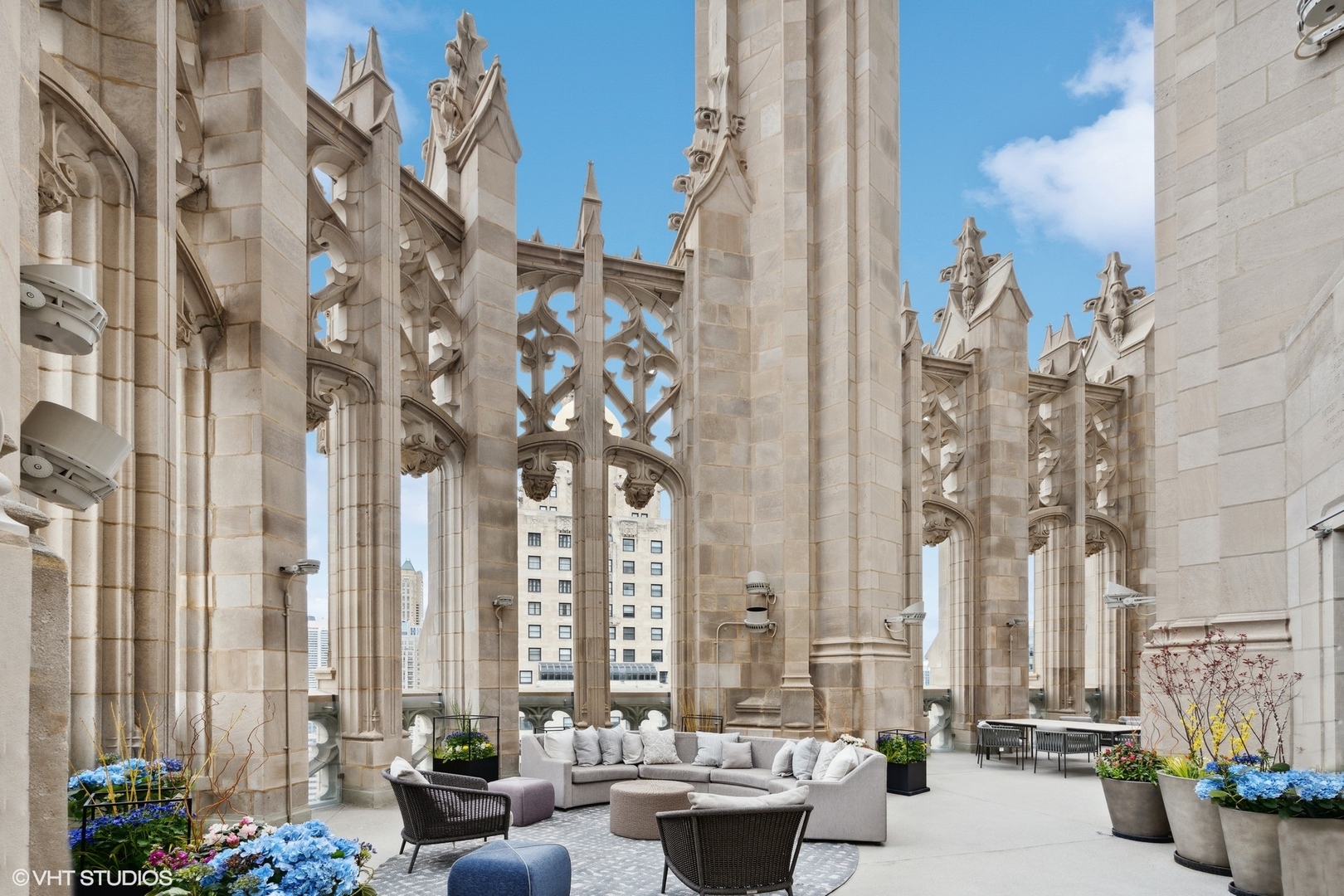 435 N Michigan Avenue Unit: 810