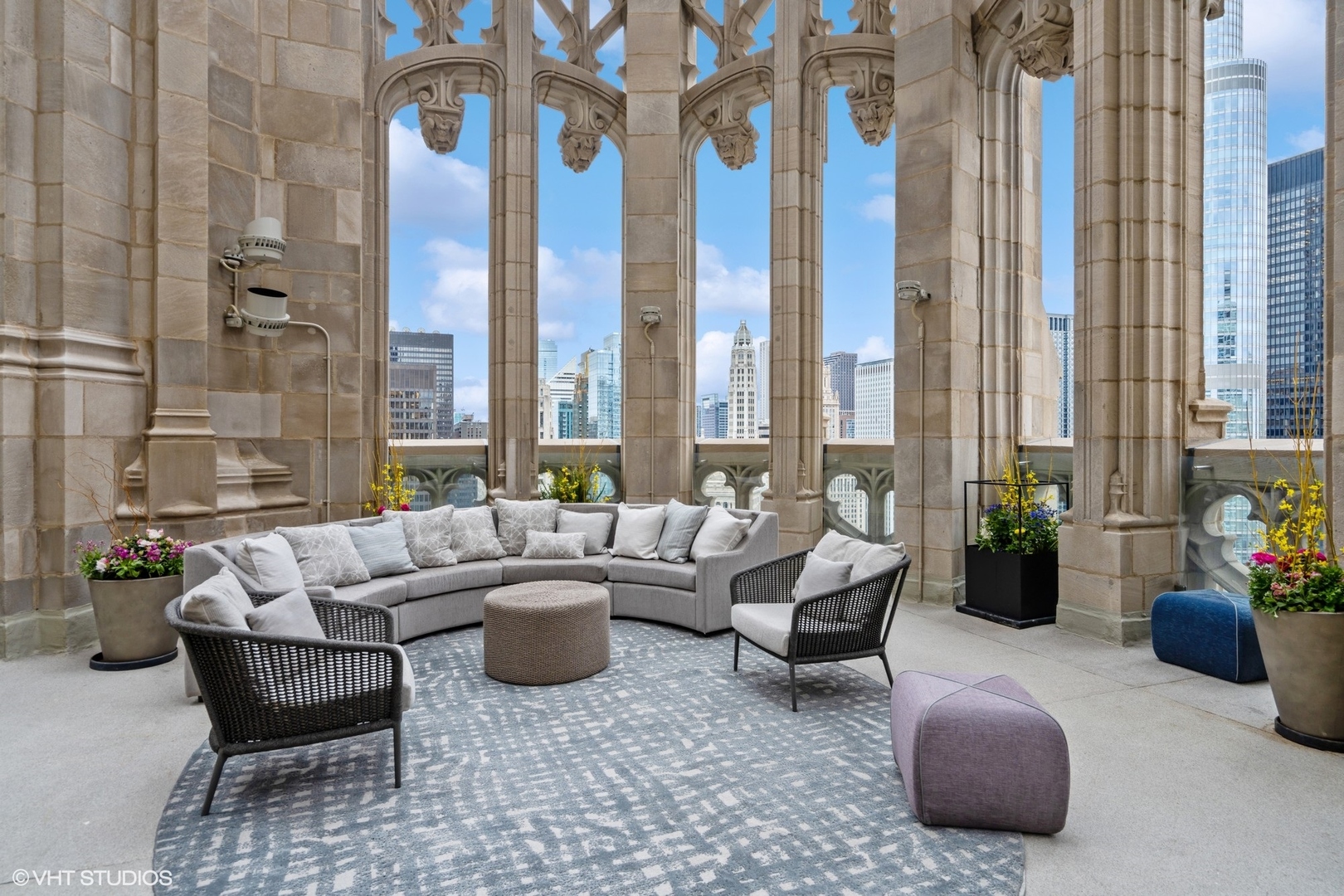 435 N Michigan Avenue Unit: 810