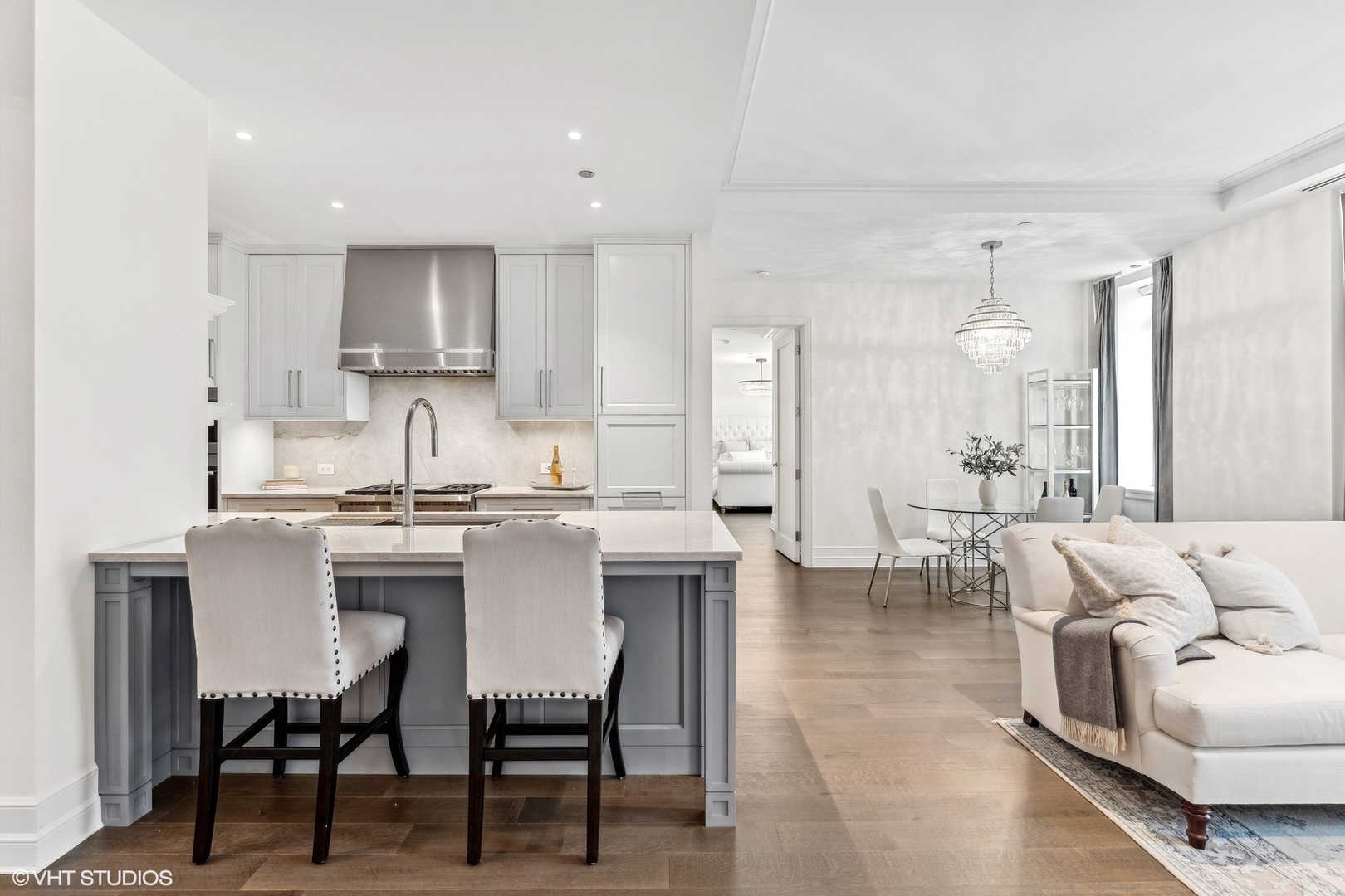 435 N Michigan Avenue Unit: 810