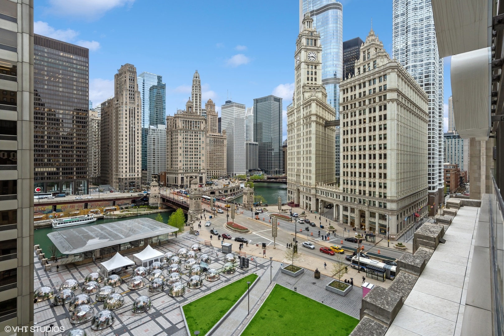435 N Michigan Avenue Unit: 810