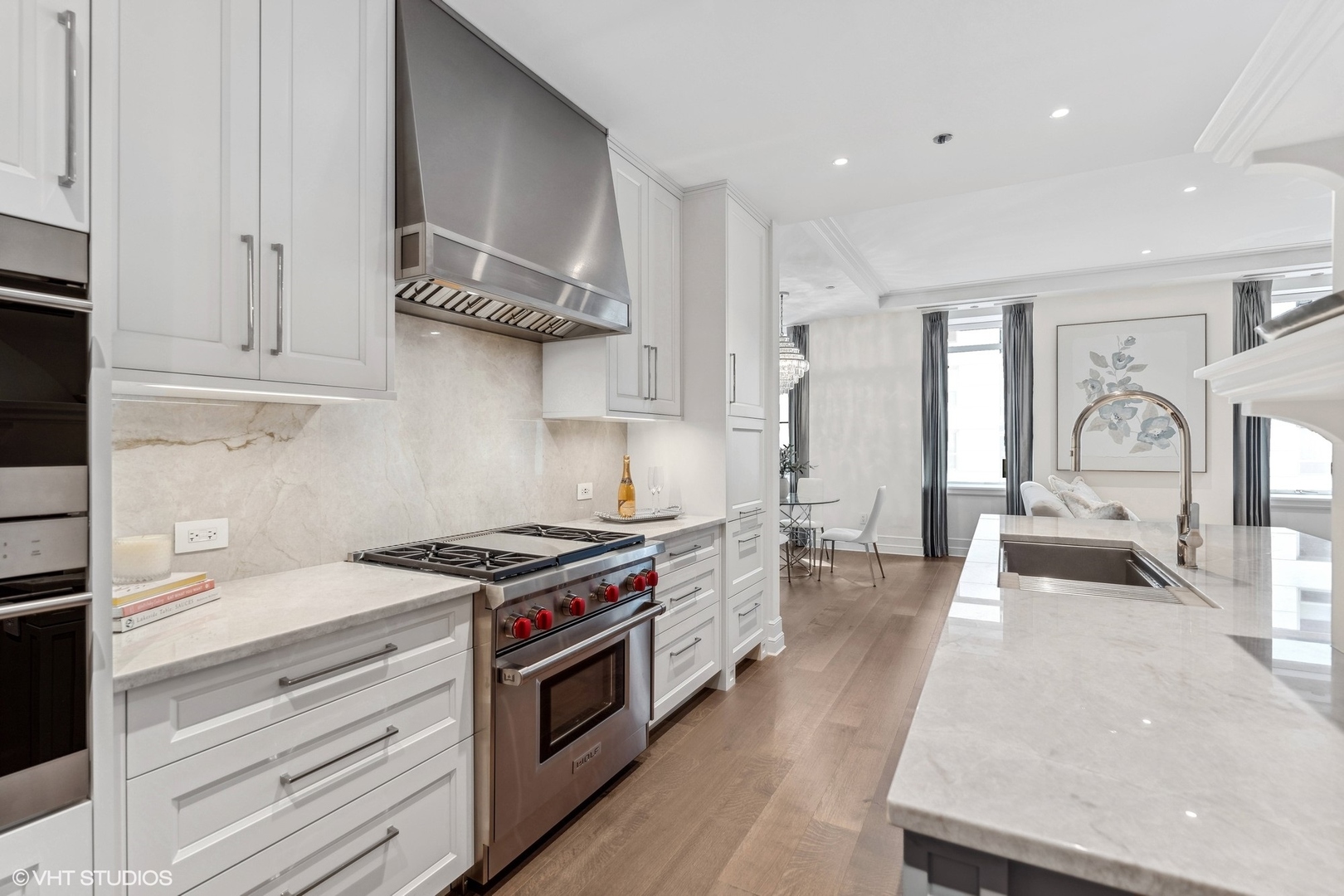 435 N Michigan Avenue Unit: 810