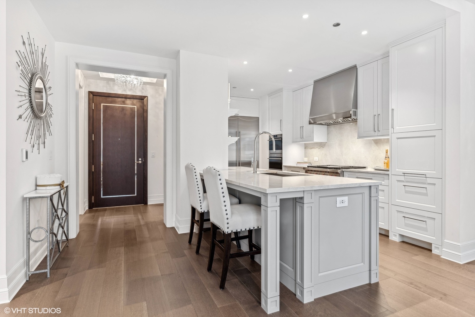 435 N Michigan Avenue Unit: 810