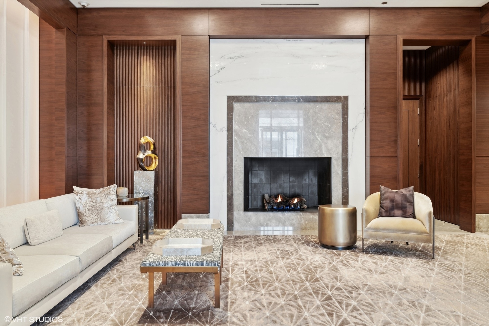 435 N Michigan Avenue Unit: 810