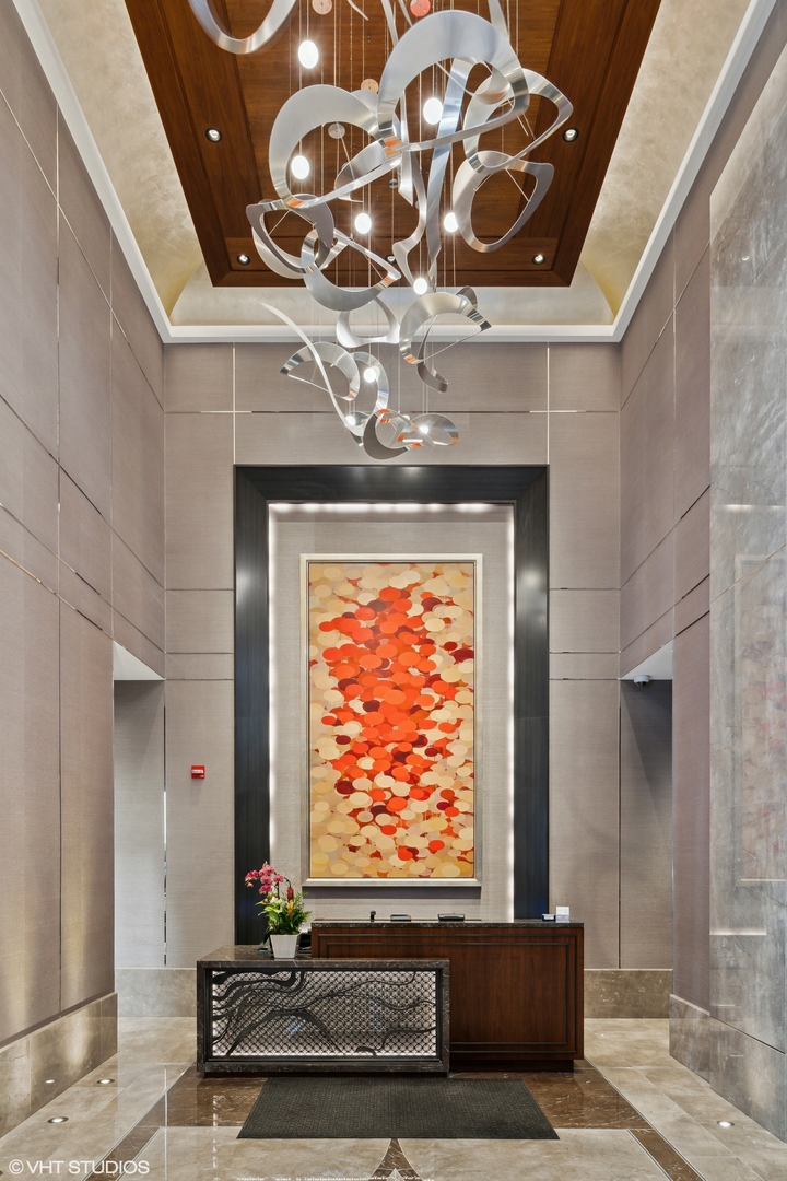 435 N Michigan Avenue Unit: 810