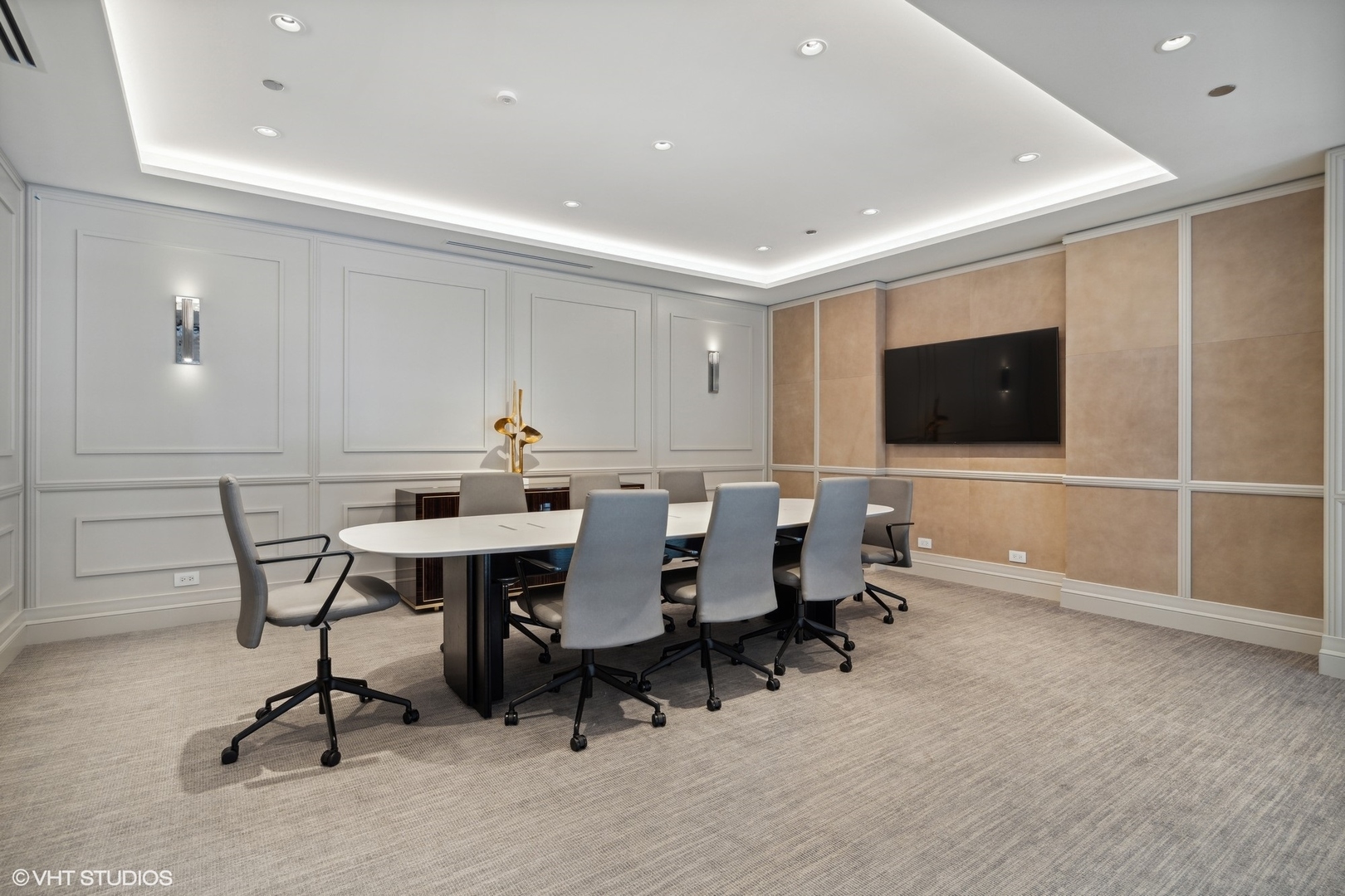 435 N Michigan Avenue Unit: 810