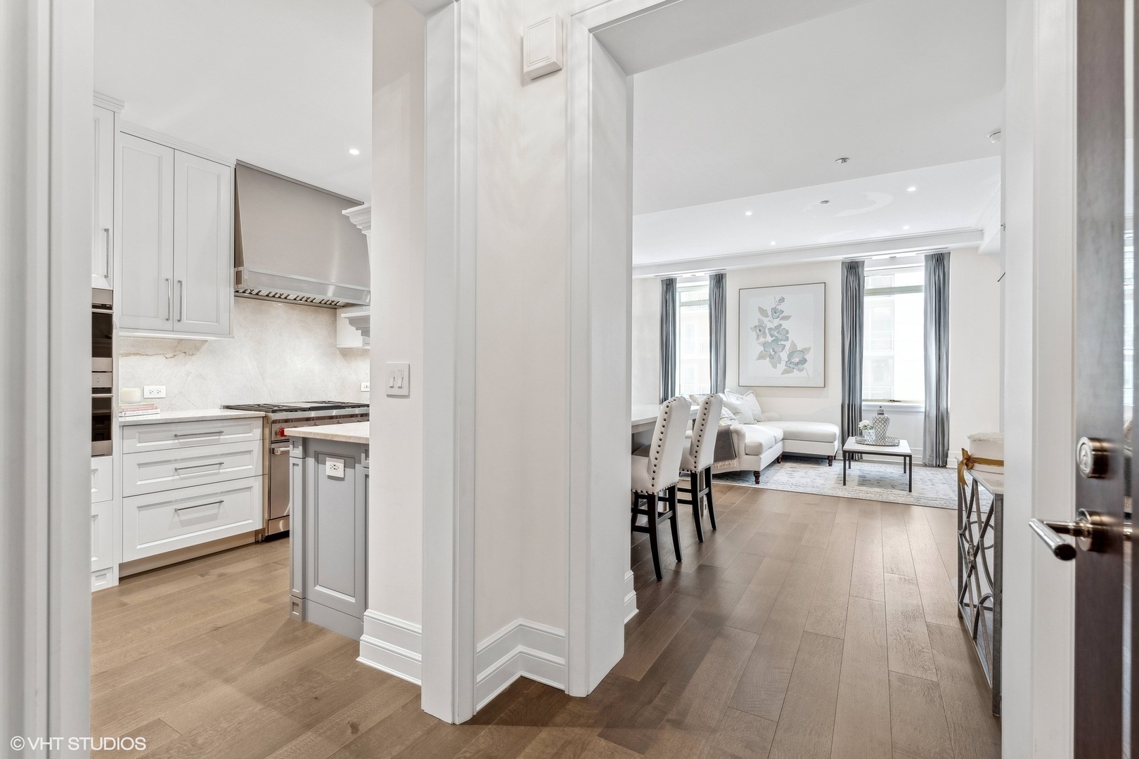 435 N Michigan Avenue Unit: 810