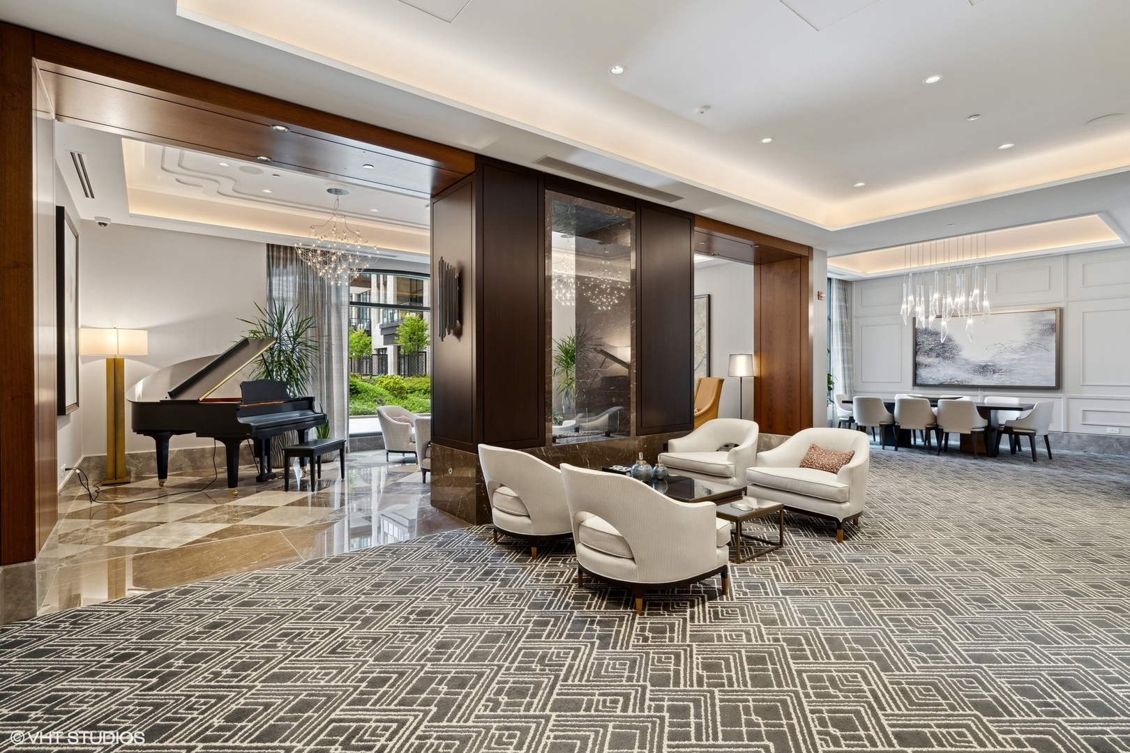 435 N Michigan Avenue Unit: 810
