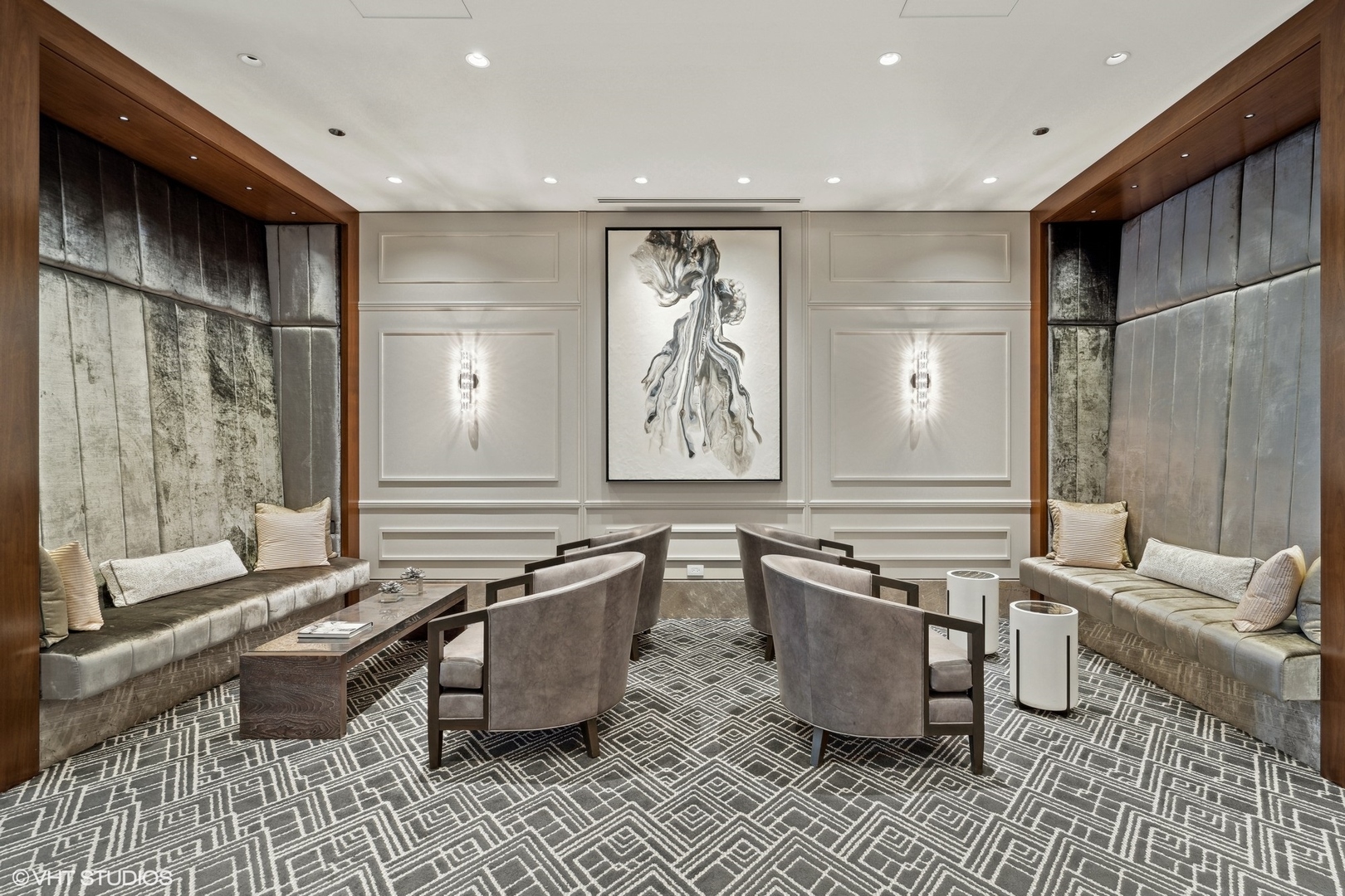 435 N Michigan Avenue Unit: 810