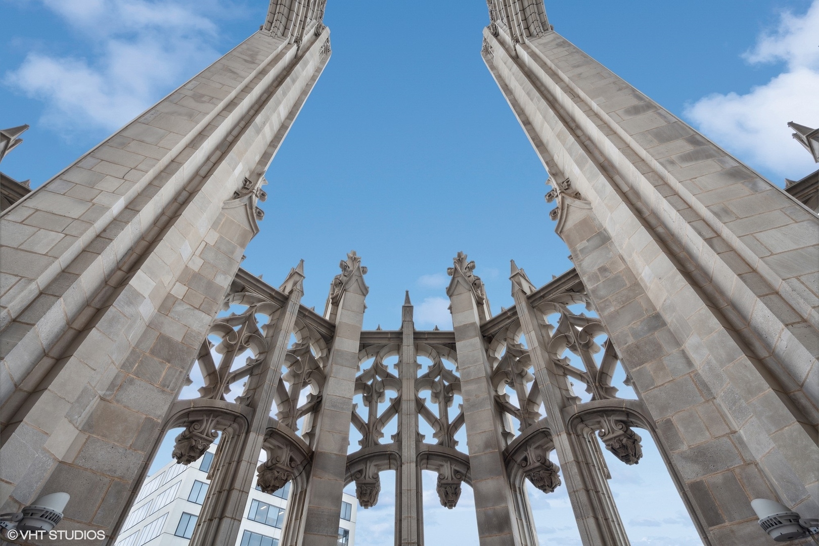 435 N Michigan Avenue Unit: 810