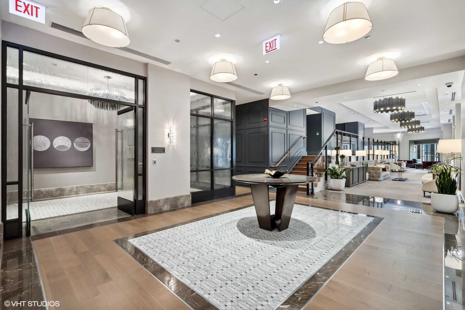 435 N Michigan Avenue Unit: 810