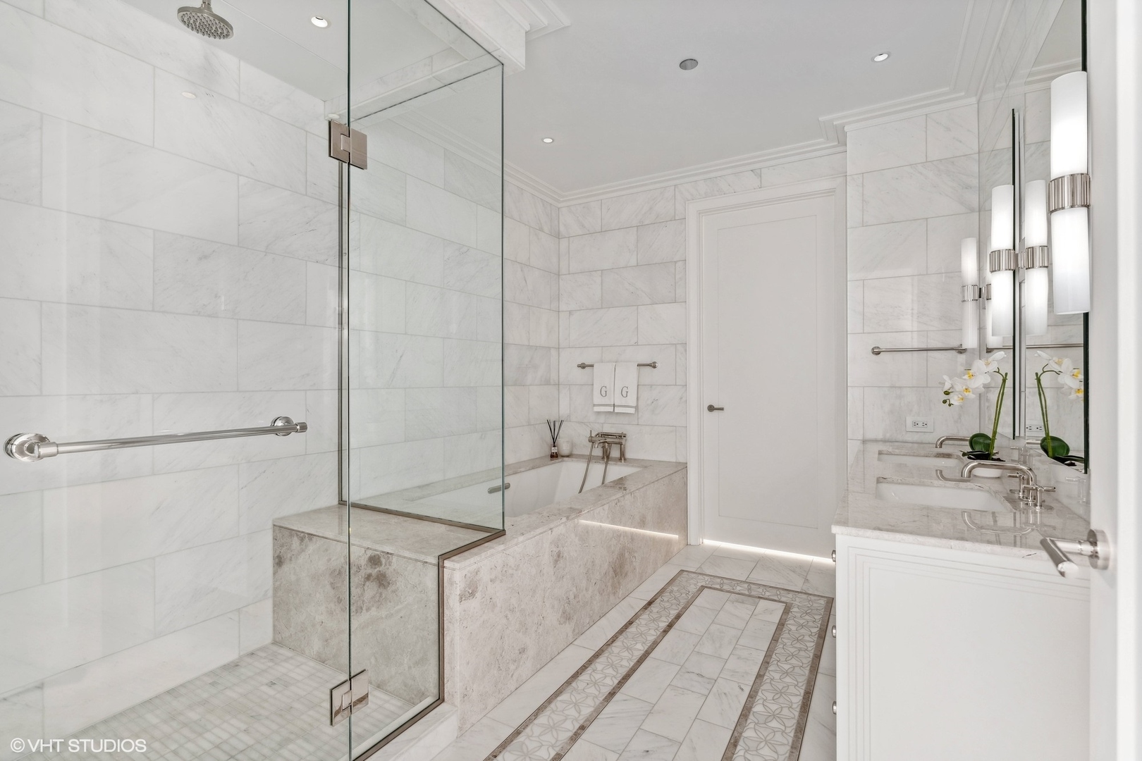 435 N Michigan Avenue Unit: 810