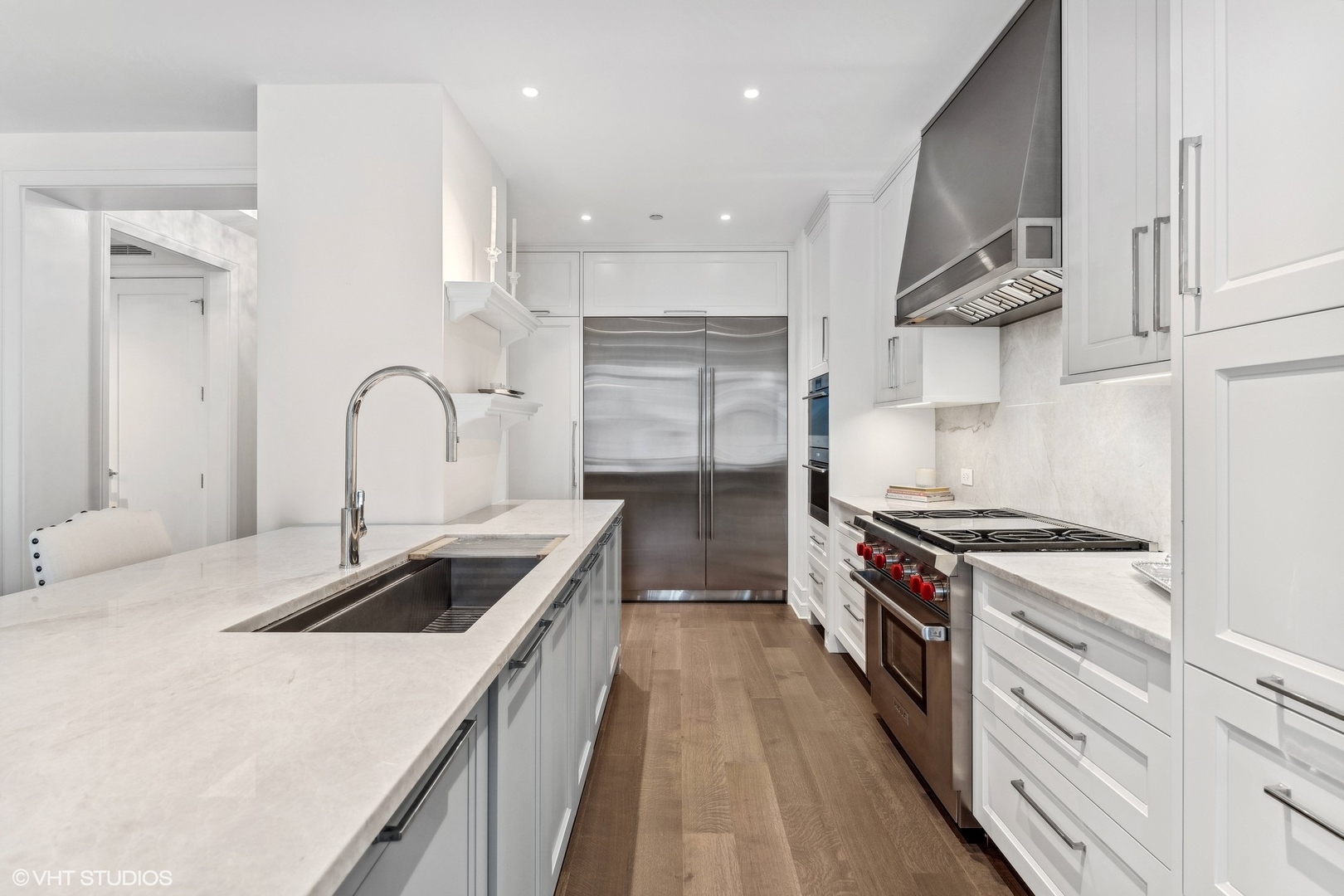 435 N Michigan Avenue Unit: 810