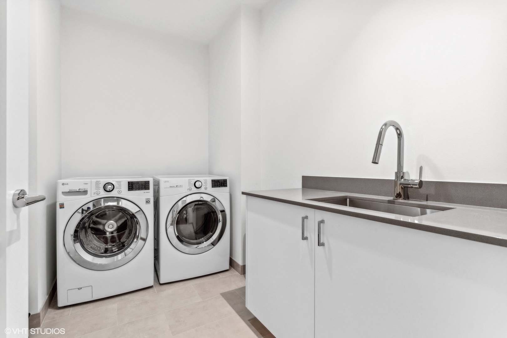 435 N Michigan Avenue Unit: 810