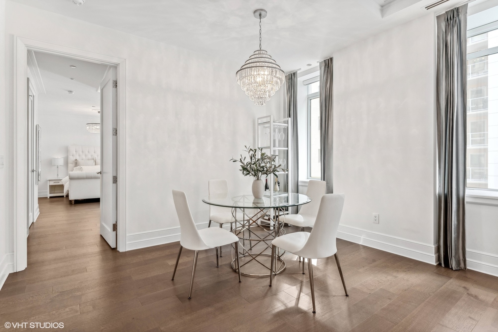 435 N Michigan Avenue Unit: 810