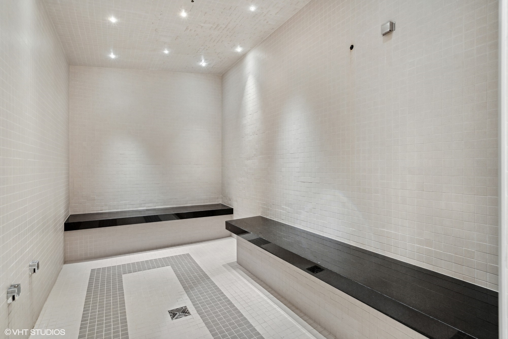 435 N Michigan Avenue Unit: 810