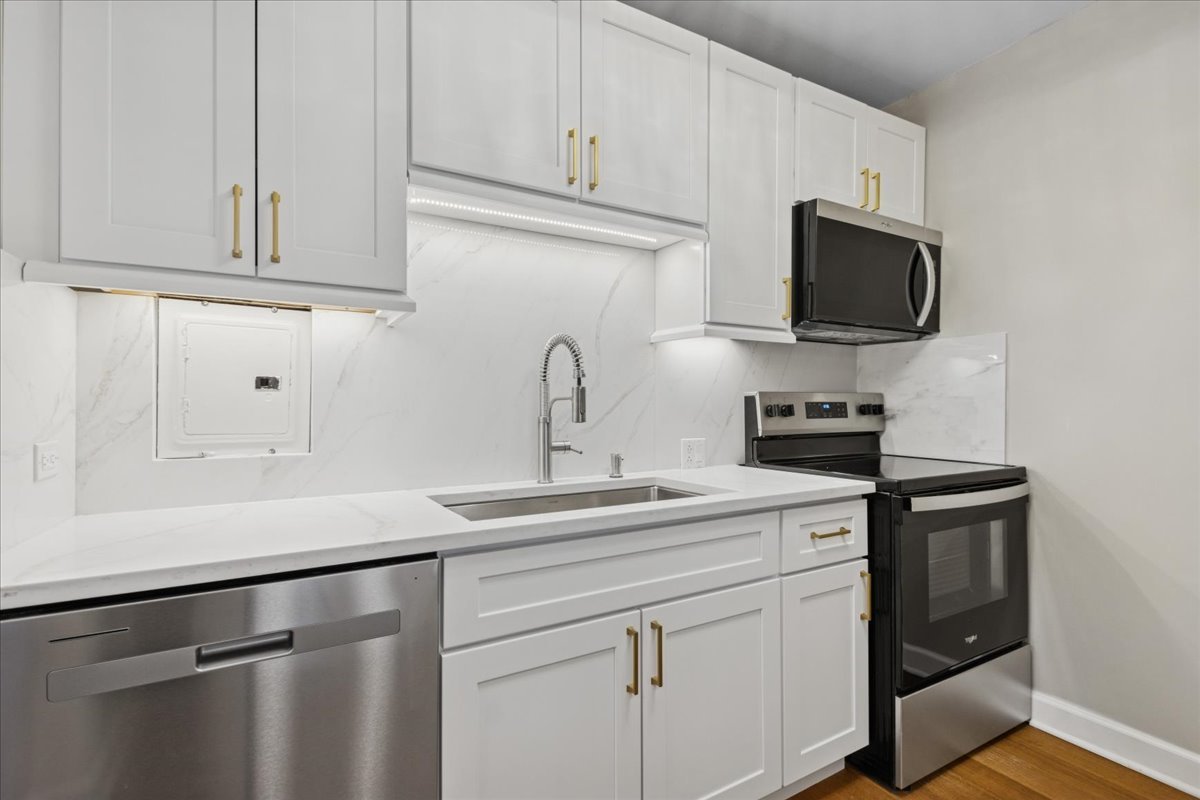 535 N MICHIGAN Avenue Unit: 2203