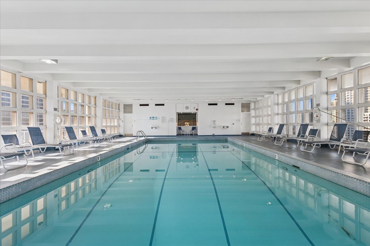 535 N MICHIGAN Avenue Unit: 2203