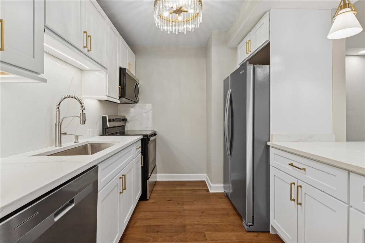 535 N MICHIGAN Avenue Unit: 2203