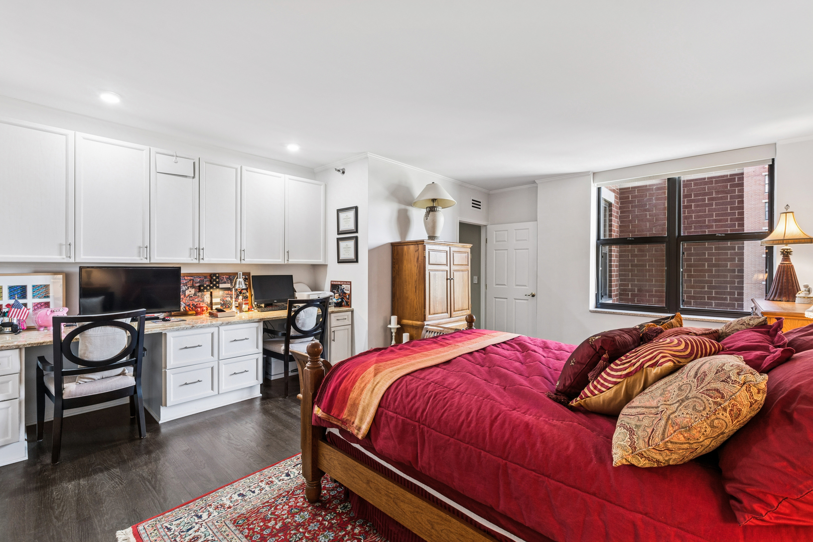 55 W Delaware Place Unit: 607